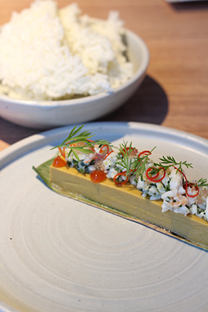 &lsquo;Otak Otak&rsquo;, spanner crab curry, finger lime, rice crisps